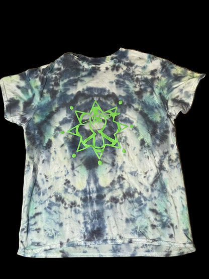 MAKE ART NOT WAR TEE